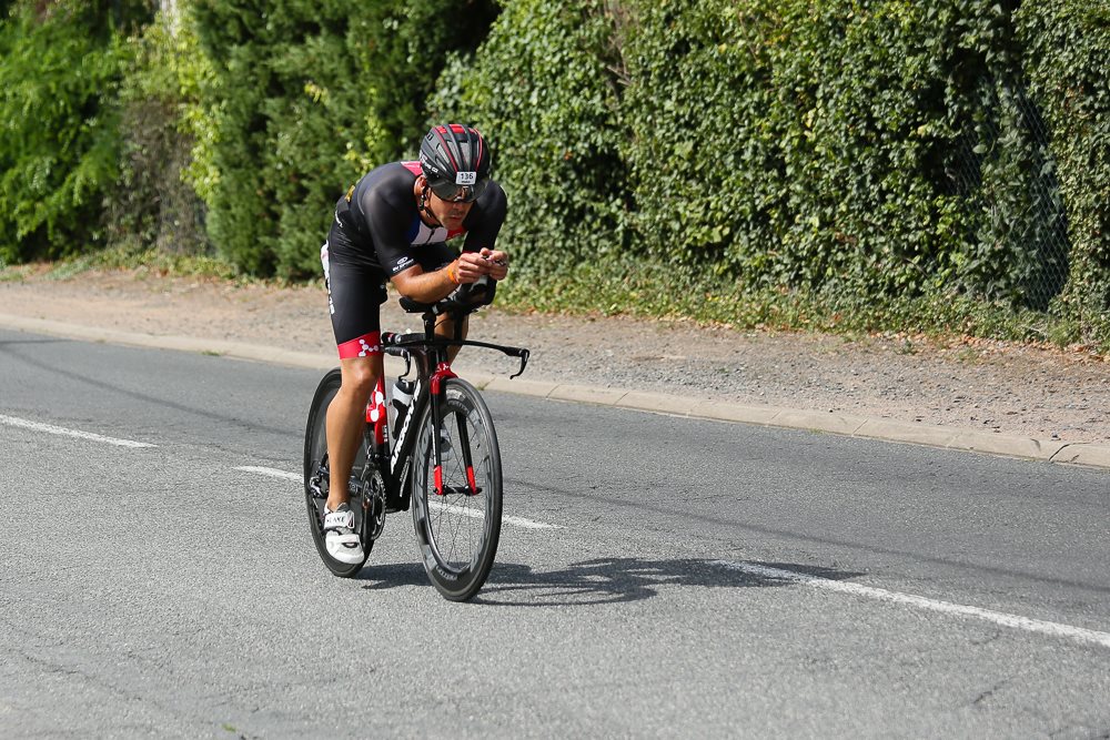 Franck à fond sur la partie cycliste !